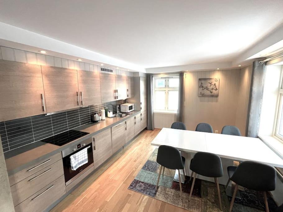 Skjomtind - Modern Apartment With Free Parking Нарвик Экстерьер фото